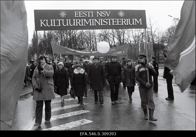 Oktoobripühade paraad.