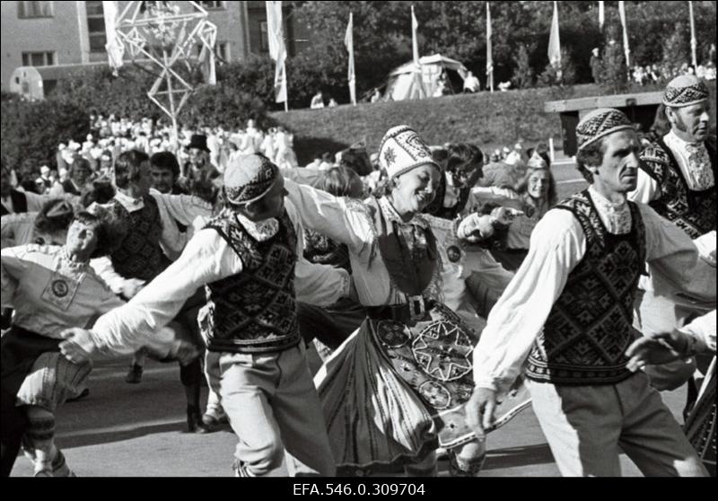 Laulu ja tantsupidu.