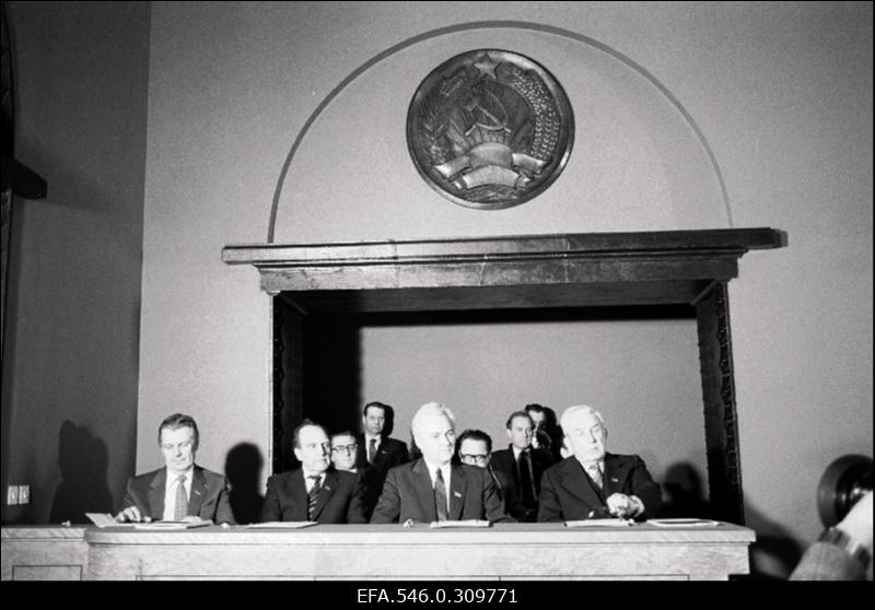 Ülemnõukogu istung.