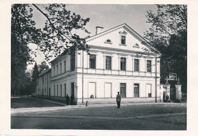 Tartu linnavaade. Naiste kliinik Toomemäel. 20. sajandi algus.  similar photo