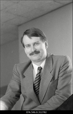 Siim Kallas, ajalehe "Rahva Hääl" peatoimetaja asetäitja (1986–1989).  duplicate photo
