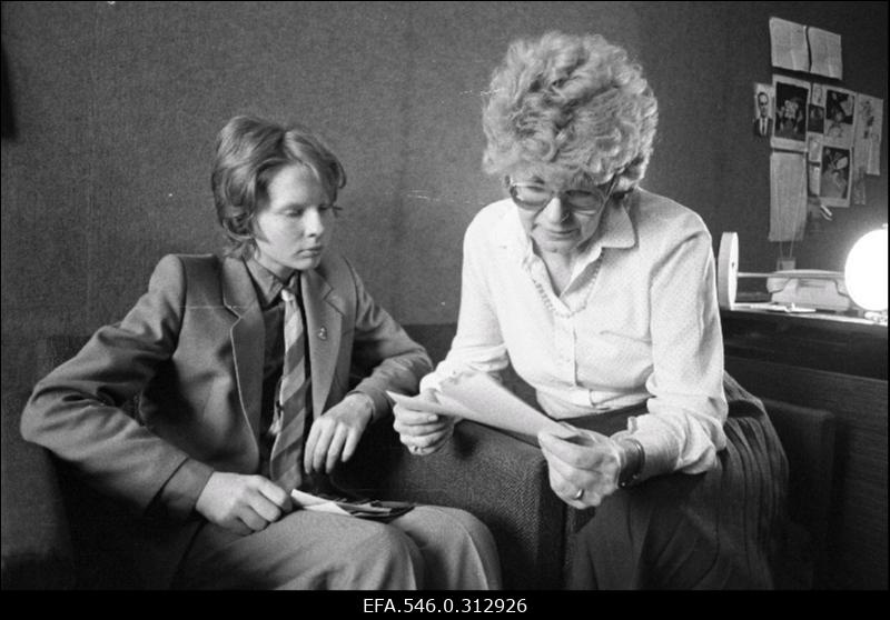 Vestlusi "Rahva Hääle" rubriigi "Õhtujutud" jaoks viib läbi toimetaja Valve Raudnask.