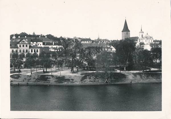 Tartu linnavaade. Emajõgi. 20. sajandi algus.