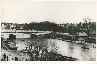 Tartu linnavaade. Vabadussild üle Emajõe. 20. sajandi algus.  duplicate photo