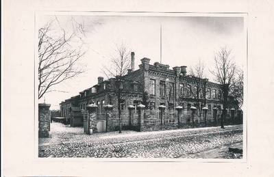 Peenviinavabrik, Kastani t.  Tartu, 1910. aastad. 

(Hiljem Tartu naha- ja jalatsikombinaadi hoone.)  duplicate photo