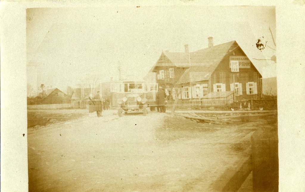 Orissaare alev, taamal autobuss