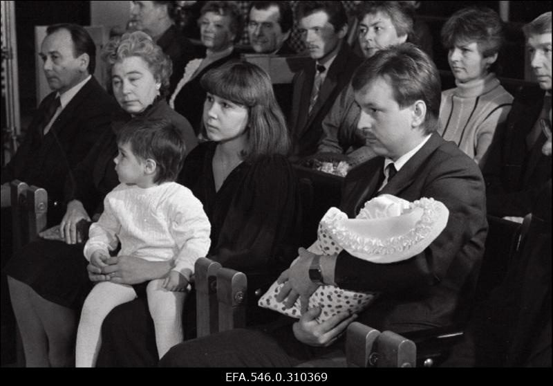 500 000 ilmakodanik Raekojas.