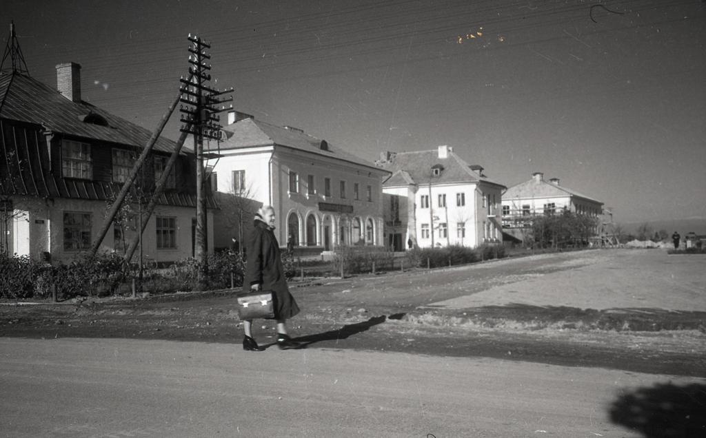 Orissaare keskus: kauplus, söökla