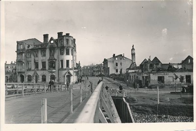 II maailmasõda, varemed: Holmi tänav; puusild. Tartu, 17.01.1941.  similar photo