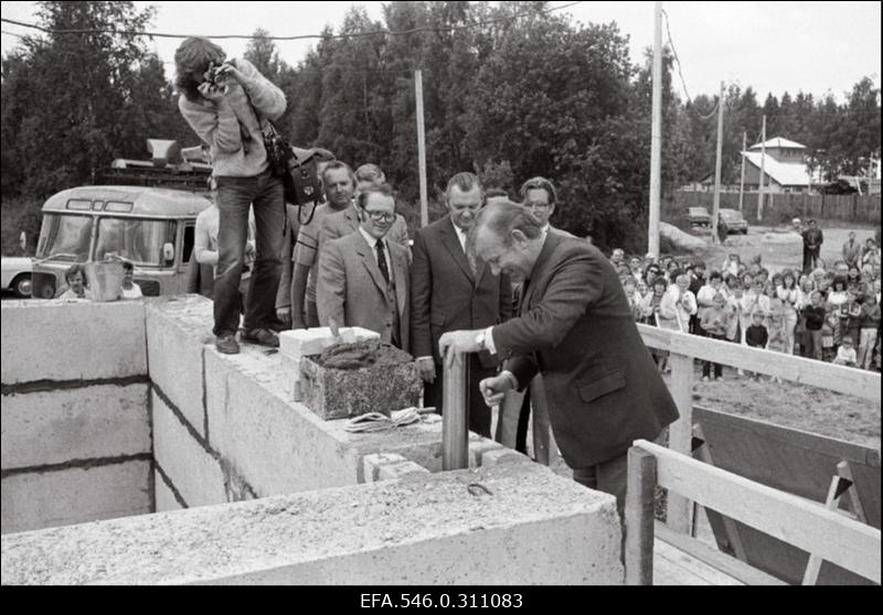 Elevandimaja avamine loomaaias.