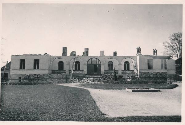 Tartu linnavaade. Hobupostijaama lammutamine. 1939.a.