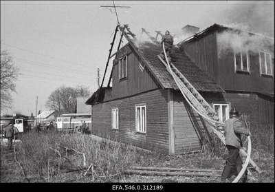 Tuletõrje vm (sõjaväestatud).  duplicate photo