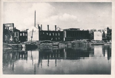 Tartu linnavaade. Laevaremondi töökodade ja turuhoone varemed. 1944.a.  similar photo
