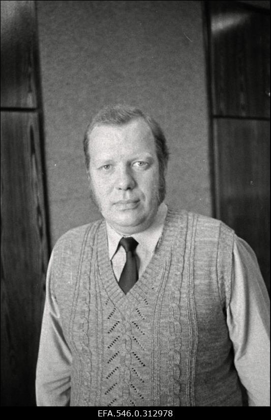 Ajalehe "Rahva Hääl" vestlusringist osavõtja.