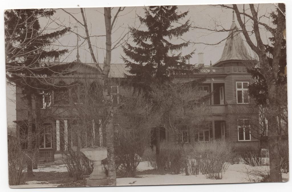 Waldmanni pansion Pargi 4