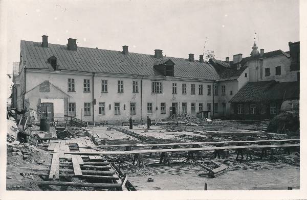 Tartu linnavaade. Polikliiniku õu Gildi tn. 1962.a.