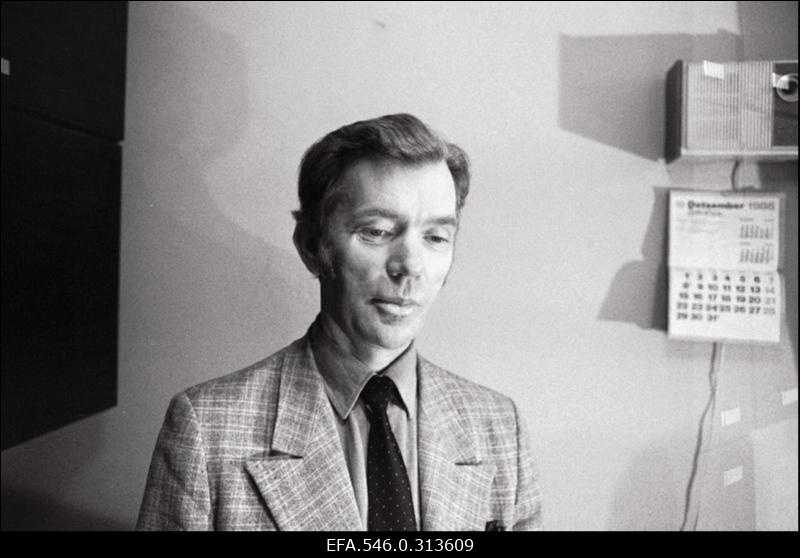 [Üks ajalehele "Rahva Hääl" pildistatud isikutest (Teaduste Akadeemia, Antsberg, Arro jt).]