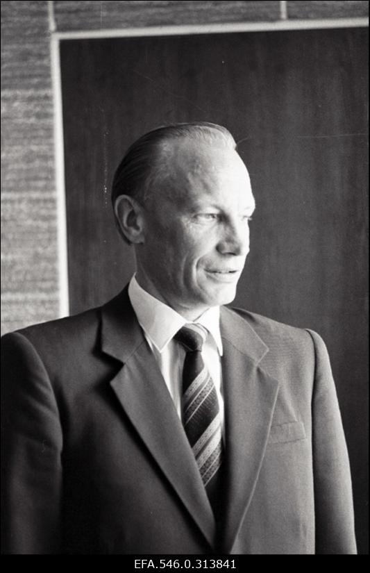 EKP Tallinna Linnakomitee esimene sekretär Enn-Arno Sillari.