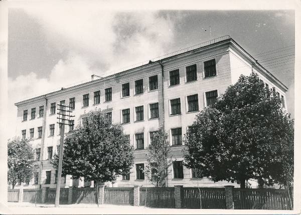 Tartu III keskkool (Puiestee t).  1965