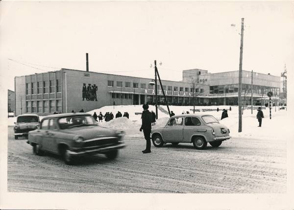 ETKVL-i Tartu Tarbijate Kooperatiivi Tartu kaubamaja ja restoran Tarvas. 1965