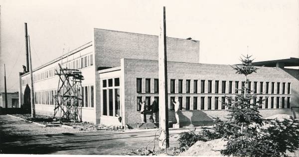 Lasteaed, uue hoone ehitamine Lao ja Aleksandri (Nõukogude) t nurgal. Hilisem "Sassi" lasteaed. 1965