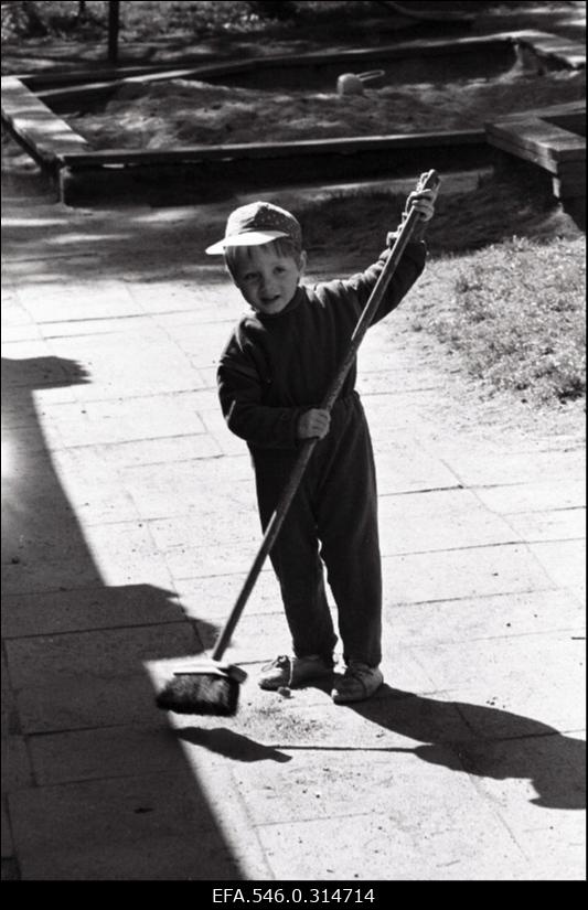 Nõmme lastekodu. (Tallinna 1. Lastekodu?)