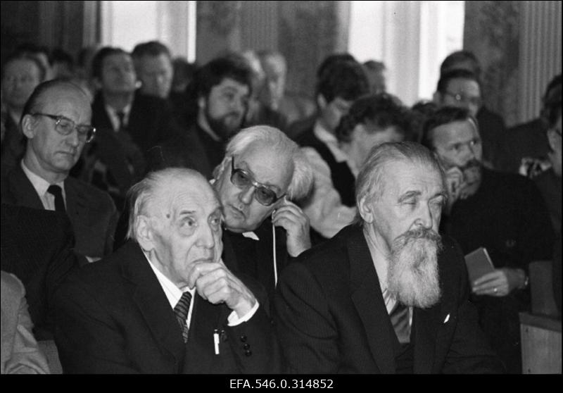 Teaduste Akadeemia presidendi valimised. (Jätkab Karl Rebane.)