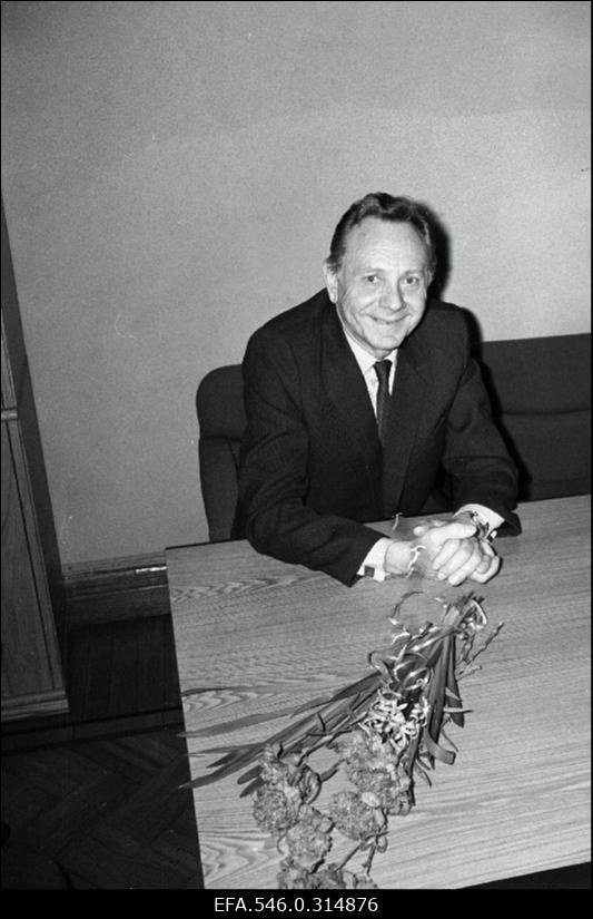 Teaduste Akadeemia presidendi valimised. (Jätkab Karl Rebane.)