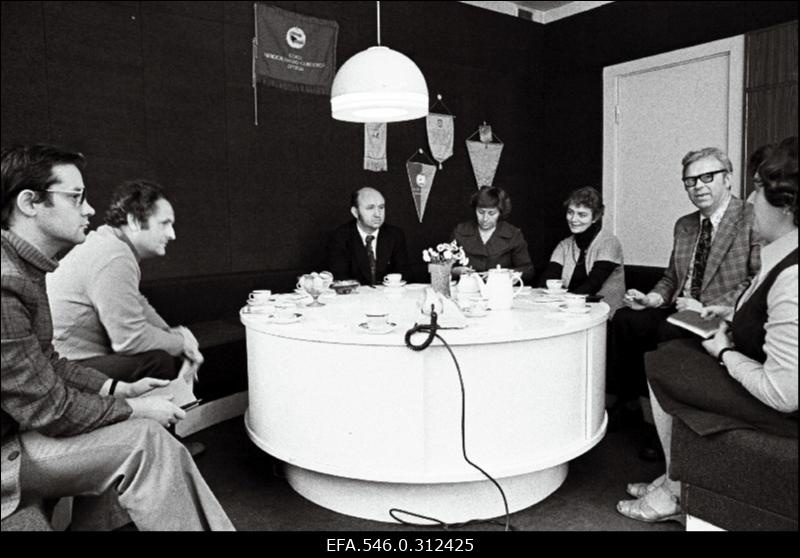 Svereni ajakirjanikud.