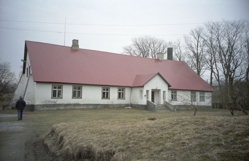 Kihelkonna kirikumõisa peahoone