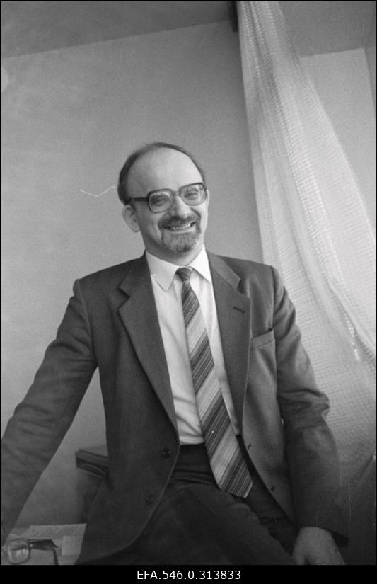 Rein Otsason, majandusteaduste doktor,  ENSV Riikliku Plaanikomitee esimees.