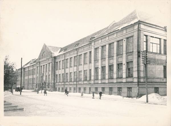 TRÜ õppehoone ja zooloogiamuuseum, (Vanemuise 46 / varem Aia 46). Tartu, 1965.