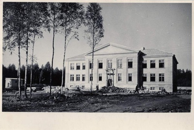 Foto. Uue keskkooli ehitus Tootsi alevis.  duplicate photo