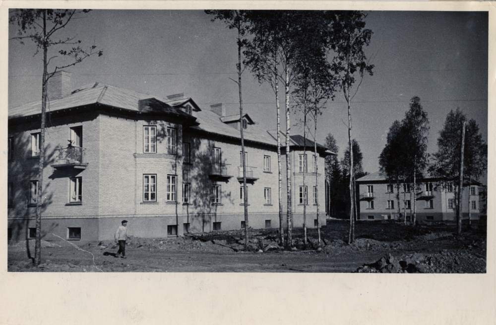 Foto. Tootsi turbatööliste uued elamud.