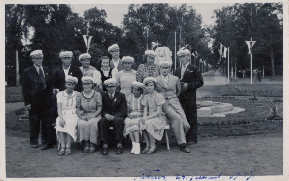 Foto. Pärnu-Jaagupi koor Pärnumaa VII laulupeol.