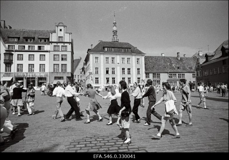 Koolilõpp Vanalinnas.