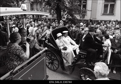 Tramm -100  similar photo