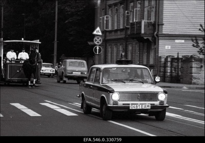 Tramm -100  similar photo