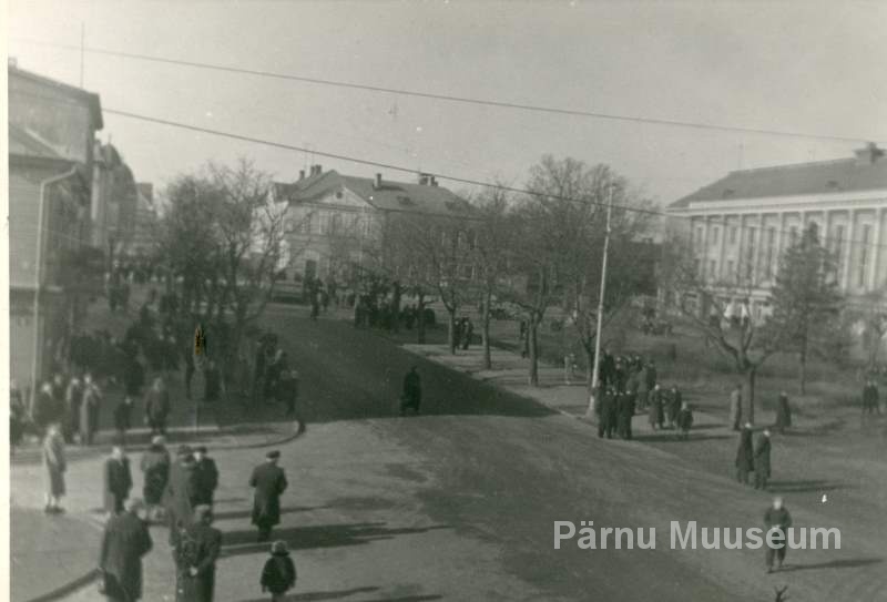 Foto, Vaade Kalevi tänavale märtsis 1961, enne "Endla" varemete purustamist.