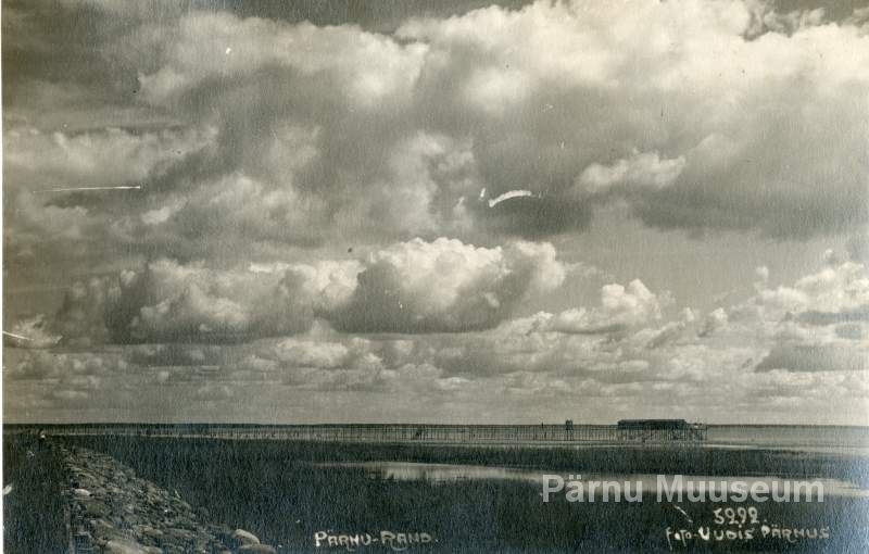 Foto postkaart, vaade Pärnu suvisele rannikule.