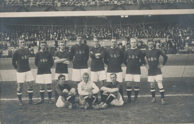 Taani jalgpallimeeskond V OM-l  duplicate photo