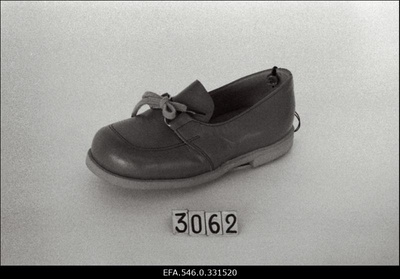 Jalatsitootmiskoondis "Kommunaar" mudelid: 8939; 9051; 3063; 3062; 3068; 3066; 3074; 3075; 3070; 3061.  duplicate photo