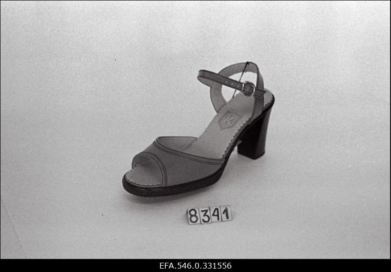 Jalatsitootmiskoondis "Kommunaar" mudelid: 3069; 3060; 2003; 2001; 8342; 8340; 8341; 8949; 8345; 8344; 8346; 8022.