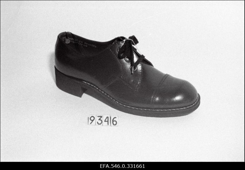 Jalatsitootmiskoondis "Kommunaar" mudelid: 9292; 9345; 9307; 9385; 9274; 9375; 9378; 9249; 8080; 8174; 8177; 8242; 8164; 8243; 8231A; 8056; 8219; 8198; 8218; 9366; 9369; 9347; 9346; 9364; 9367; 9368; 9365; 9336; 9348; 9333; 9372; 9356; 9338; 9355; 9342; 9348.