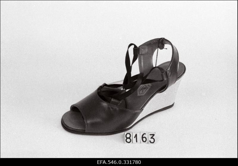 T/K "Kommunaari" mudelid: 8122; 8233; 8040; 8234; 8061; 8230; 8228; 485 471; 484; 476; 8114; 8175; 8236; 8176;8163; 8121a; 8159; 9375; 9384; 9360; 9353; 9359; 9352; 9249; 8210, 8224; 8212; 8213, 8211, 8227; 8222.