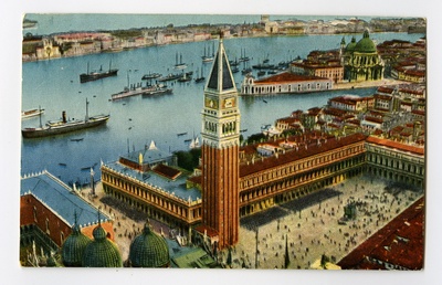 Postkaart. Itaalia. Veneetsia.
Aerofoto. Kellatorn ning seda ümbritsev hoonetekompleks, laguun ja Püha Marcuse viiskuppelkirik  duplicate photo