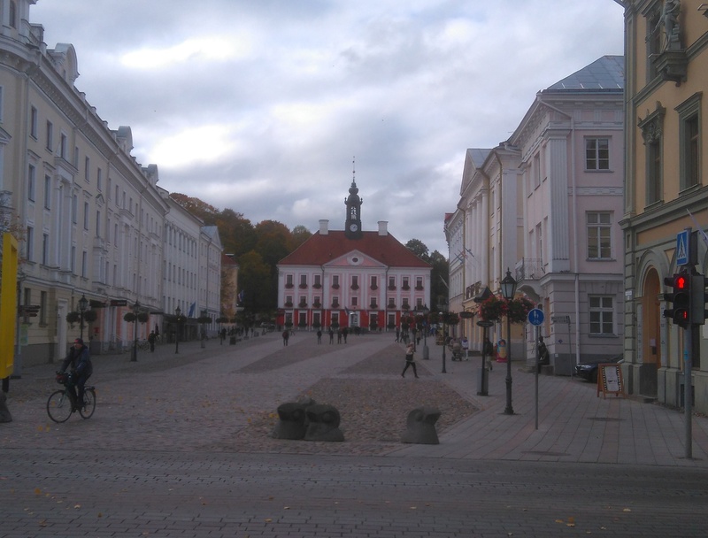 Foto. Tartu. Suurturg raekojaga tagaplaanil. u. 1891. rephoto