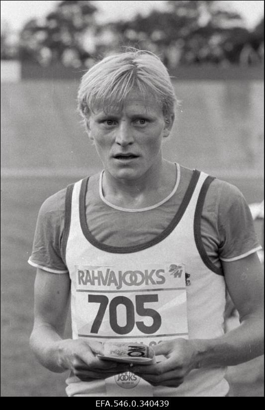 Rahva Hääle Rahvajooks'83.