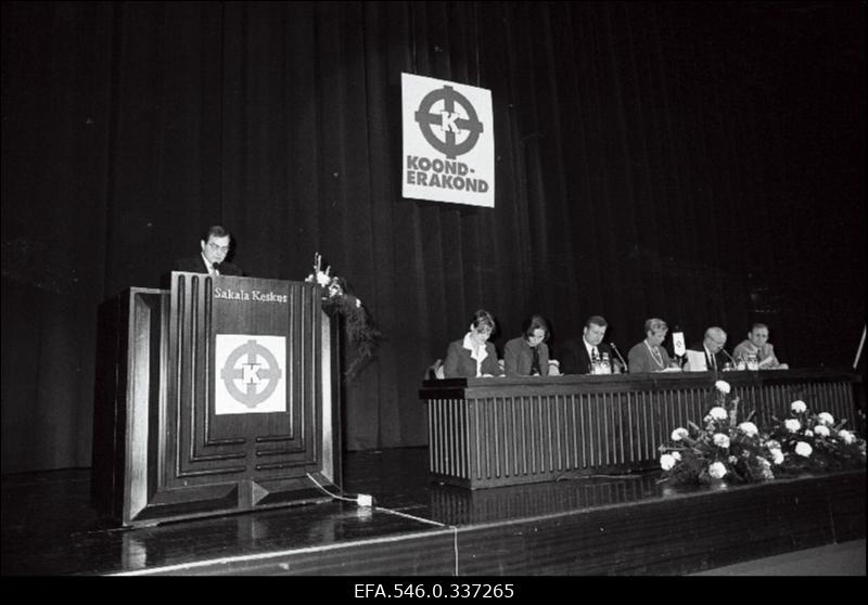 Koonderakonna kongress Sakala keskuses.