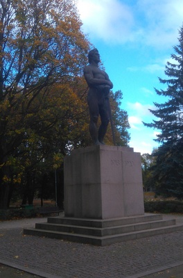 Memorial of the fallen in the War of Independence "Kalevipoeg" in Tartu. Sculptor Amandus Adamson rephoto